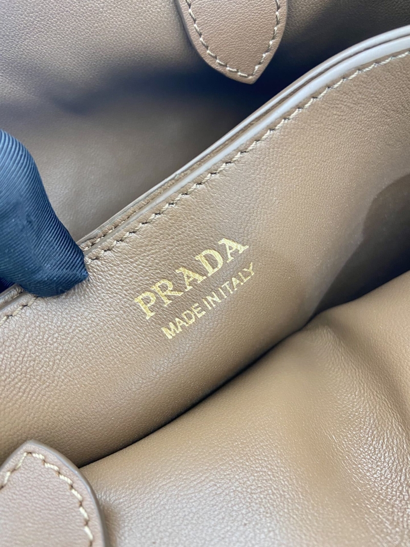 Pra*a top handle bags